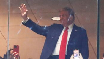 Donald Trump leads raucous ‘U-S-A!’ chant from suite at Steelers-Jets game