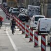 Des cyclistes sur une nouvelle piste cyclable aménagée à Grenoble, le 6 mai 2020