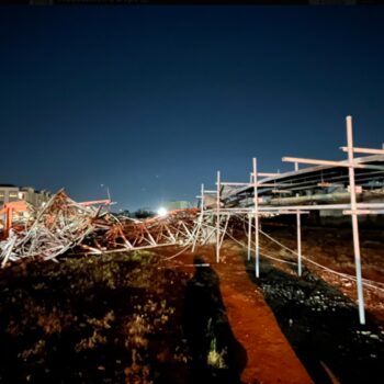 Four dead as helicopter crashes into central Houston after striking radio tower