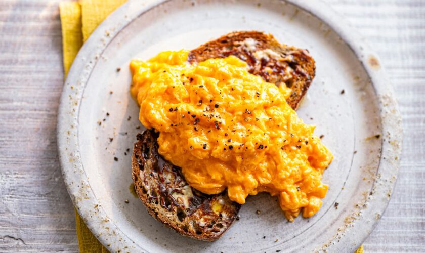 How to make the perfect scrambled eggs