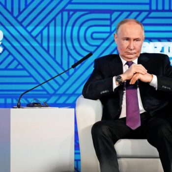 BRICS-Gipfel in Kasan: Putin hält Hof