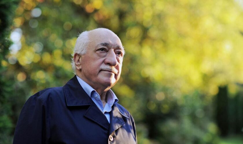 Mort de Fethullah Gülen, l’influent prédicateur devenu la bête noire d’Erdogan