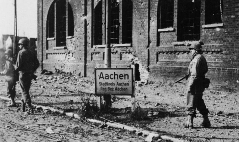 "Faites-les tous tomber !" : la prise d'Aix-la-Chapelle par les Alliés en 1944