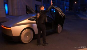 Filmfirma verklagt Musk wegen Robo-Taxi-Show