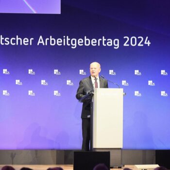 Arbeitgebertag: Olaf Scholz sieht EU-Regulierung als Problem für deutsche Wirtschaft