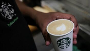 Starbucks auch unter neuem Chef mit Problemen