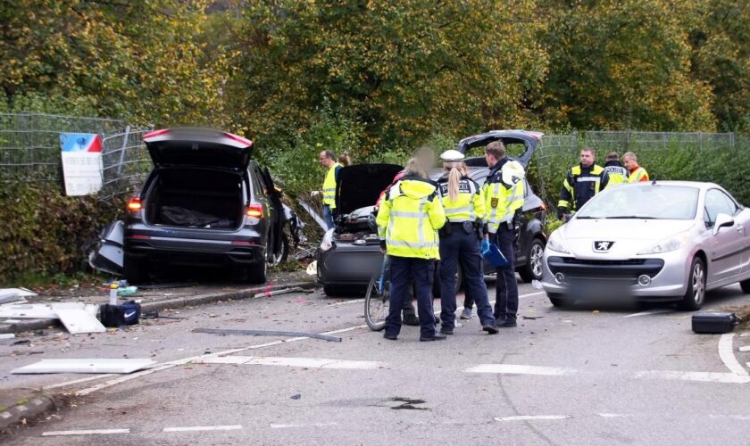 Mutter und zwei Söhne sterben bei Autounfall – Ermittlungen wegen fahrlässiger Tötung