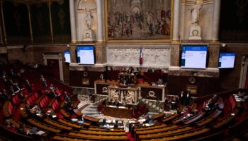 Budget 2025 : l’Assemblée élargit et pérennise la surtaxe sur les hauts revenus