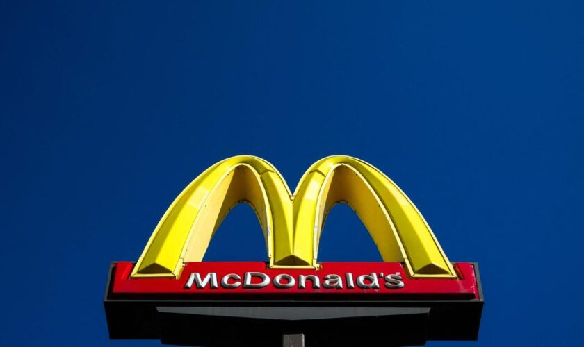 La bactérie “E. coli” dans des burgers McDonald’s déclenche 49 cas d’infection, dont un mortel