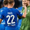 Beim FC Porto will sich Hoffenheim mit Torwart Oliver Baumann (r) schadlos halten. Foto: Uwe Anspach/dpa