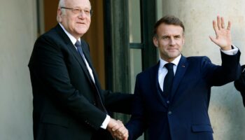 Avec la conférence de soutien au Liban, Macron tente aussi d’avancer sur la crise politique qui perdure