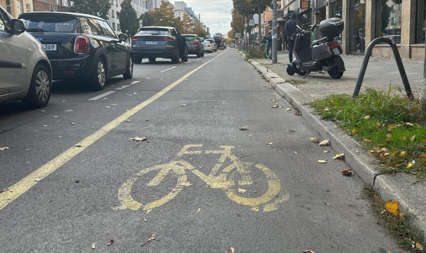 Irrsinn in Berlin: Posse um zu schmalen Radweg – Anwohner sollen ausziehen