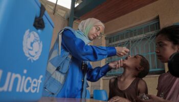 Guerre à Gaza : la vaccination contre la polio suspendue en raison de « bombardements intensifs »