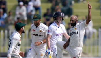 Pakistan have England in a spin on first morning of deciding Test