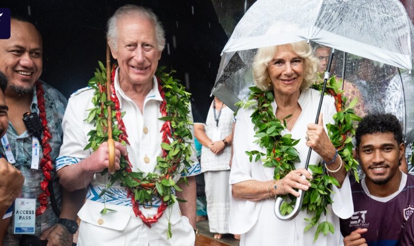 Ganz in Weiß: Charles und Camilla im Pazifikstaat Samoa