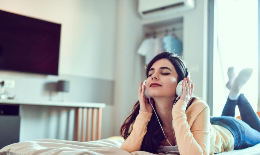 "En tant que baigneur sonore, vous n'avez que trois choses à faire pour en profiter au mieux : garder l'esprit ouvert, vous mettre à l'aise et écouter", Sara Auster, enseignante de méditation et spécialiste de cette pratique à New York