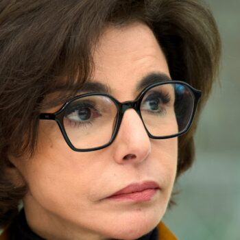 La ministre de la Culture Rachida Dati demande le classement de la tour Eiffel au titre des monuments historiques, provoquant la "colère" de la société d'exploitation du monument dont la mairie de Paris est propriétaire