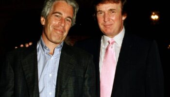 Donald Trump accusé d’avoir agressé sexuellement une mannequin rencontrée via Jeffrey Epstein, révèle le «Guardian»