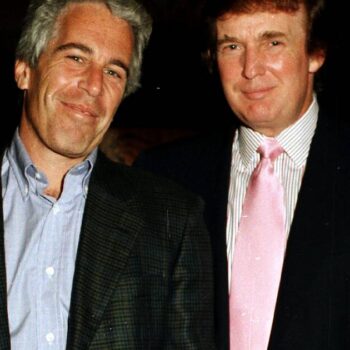 Donald Trump accusé d’avoir agressé sexuellement une mannequin rencontrée via Jeffrey Epstein, révèle le «Guardian»