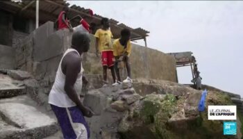 Sénégal : un village de pêcheurs menacé par la montée des eaux