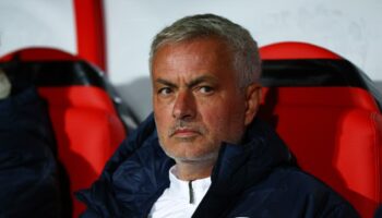 Fenerbahce vs Manchester United LIVE: Europa League team news and line-ups as Jose Mourinho faces former side