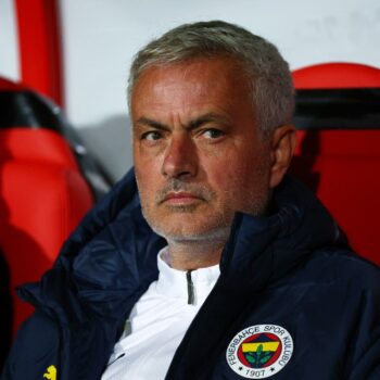 Fenerbahce vs Manchester United LIVE: Europa League team news and line-ups as Jose Mourinho faces former side