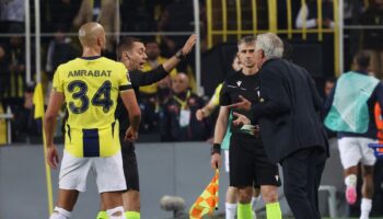 Fenerbahce vs Manchester United LIVE: Europa League result and final score as Jose Mourinho sent off