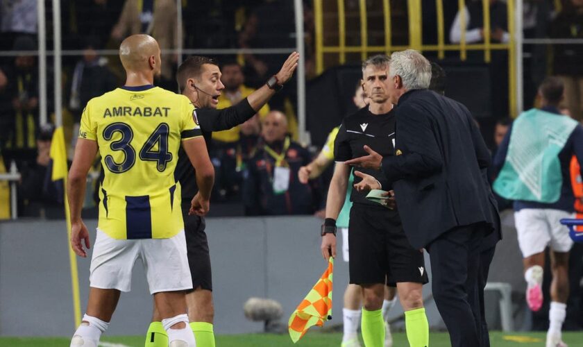 Fenerbahce vs Manchester United LIVE: Europa League result and final score as Jose Mourinho sent off