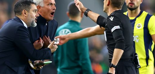 Europa League: José Mourinho sieht Rote Karte bei Spiel gegen Ex-Klub Manchester United