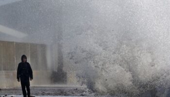 Hurricane Oscar: Met Office details the impact of tropical storm on UK ahead of weekend washout