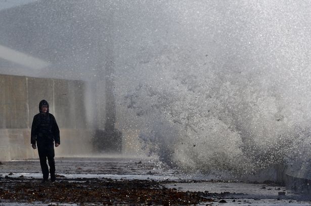 Hurricane Oscar: Met Office details the impact of tropical storm on UK ahead of weekend washout