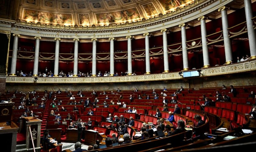 Le ministre du Budget et des Comptes publics, Laurent Saint-Martin, lors d'une séance de débat sur le projet de loi de finances 2025 à l'Assemblée nationale, le 24 octobre 2024 à Paris