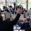 BSW stimmt in Sachsen gemeinsam mit der AfD – SPD unterbricht Sondierungen