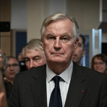 Le Premier ministre Michel Barnier a visité une zone commerciale de Givors (Rhône), dévastée par les intempéries des 17 et 18 octobre.