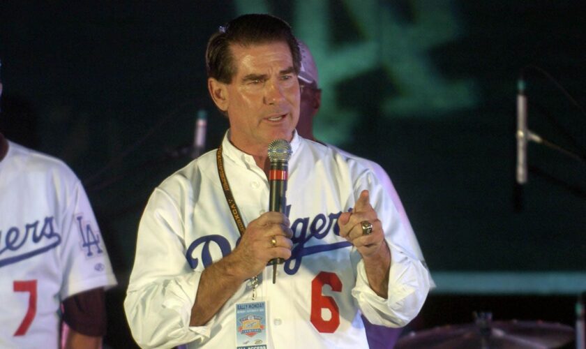 Steve Garvey says Astros cheating vs. Dodgers, Yankees in World Series run was 'like taking steroids'