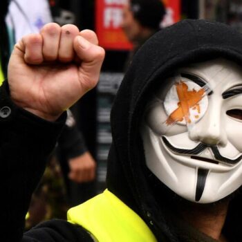 Un policier renvoyé devant la cour criminelle de Paris pour avoir éborgné un Gilet jaune en 2019