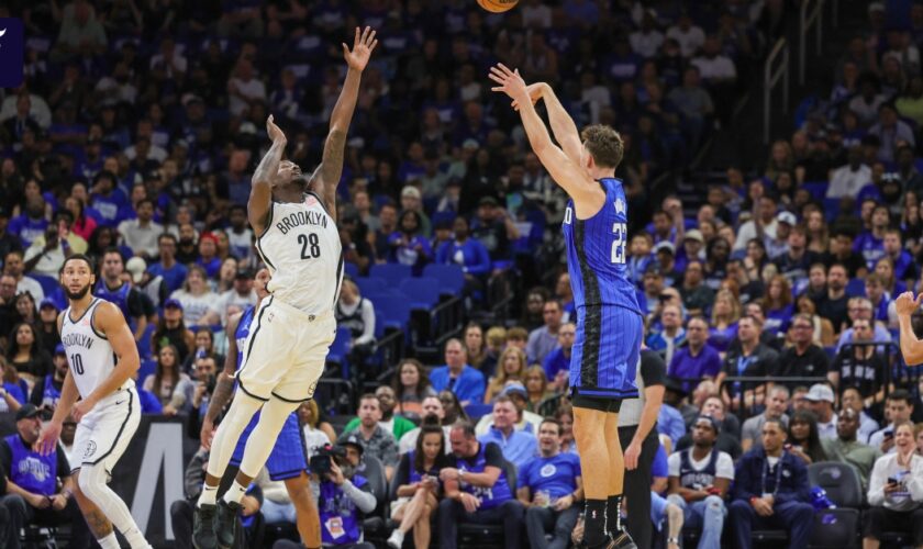 Basketball in der NBA: Wagner-Brüder überragen beim Magic-Sieg gegen Schröder