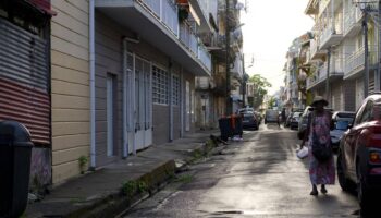 Guadeloupe : l’électricité revient progressivement après la réquisition des salariés d’EDF et un couvre-feu