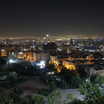 Vue de la capitale iranienne, Téhéran, après l'annonce par l'armée israélienne de frappes visant des « objectifs militaires » en Iran, le 26 octobre 2024.