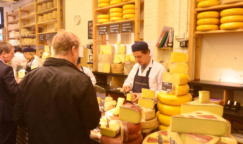 Au Royaume-Uni, un escroc vole pour 360 000 euros de cheddar de luxe