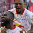 Fußball-Bundesliga: Leipzig übernimmt nach 3:1 gegen Freiburg die Tabellenspitze