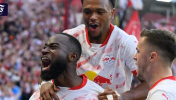 Fußball-Bundesliga: Leipzig übernimmt nach 3:1 gegen Freiburg die Tabellenspitze