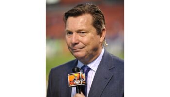 Jim Donovan, Cleveland Browns play-by-play announcer and TV sports anchor, dies of cancer at 68