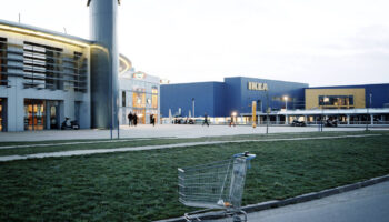 Peut-on vraiment dire que «la virée chez Ikea» a remplacé «la messe dominicale», comme l’affirme Jérôme Fourquet ?