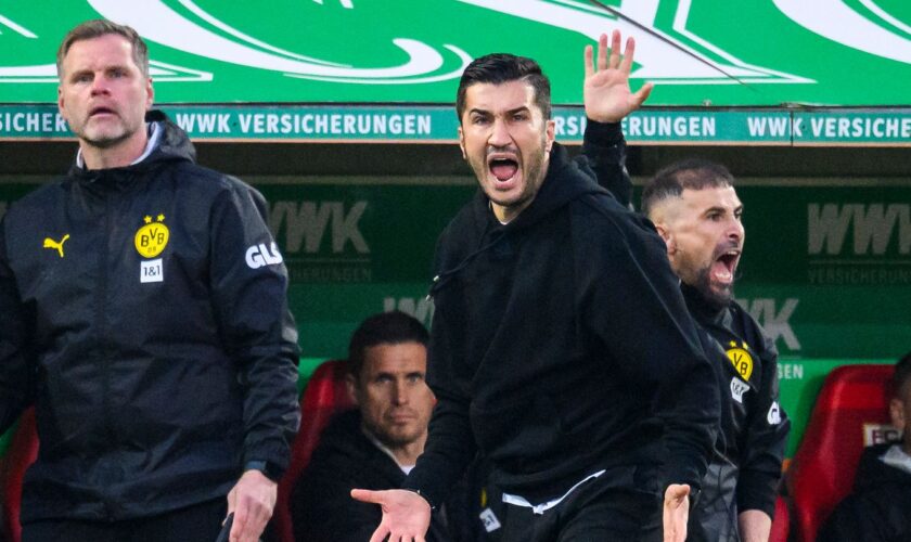 Dortmund-Trainer Nuri Sahin bei der Bundesliga-Partie gegen Augsburg