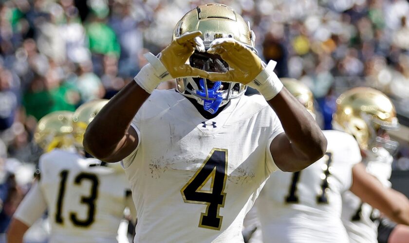 Notre Dame sinks Navy's chances of perfect season with blowout win