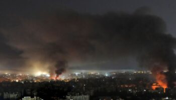 Israels Luftwaffe setzt ihre Angriffe gegen die Hisbollah-Miliz fort. Foto: Hussein Malla/AP/dpa