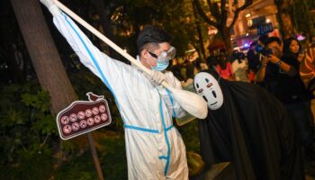 À Shanghai, la police s’en prend aux déguisements d’Halloween