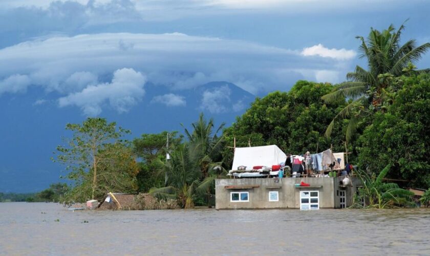 Philippines : la tempête Trami fait plus de 100 morts, les recherches se poursuivent