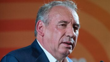 L'absence de nombreux députés, en particulier de la majorité, lors des débats budgétaires à l'Assemblée est "inadmissible", a dénoncé le patron du MoDem François Bayrou le 27 octobre 2024 sur BFMTV